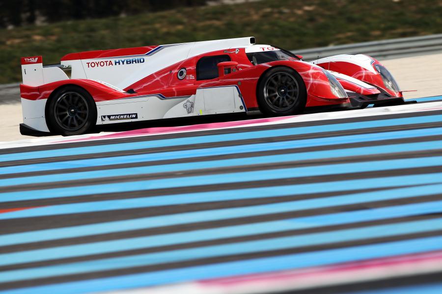 Toyota TS030 Hybrid 2012 года  (фото 23 из 39)